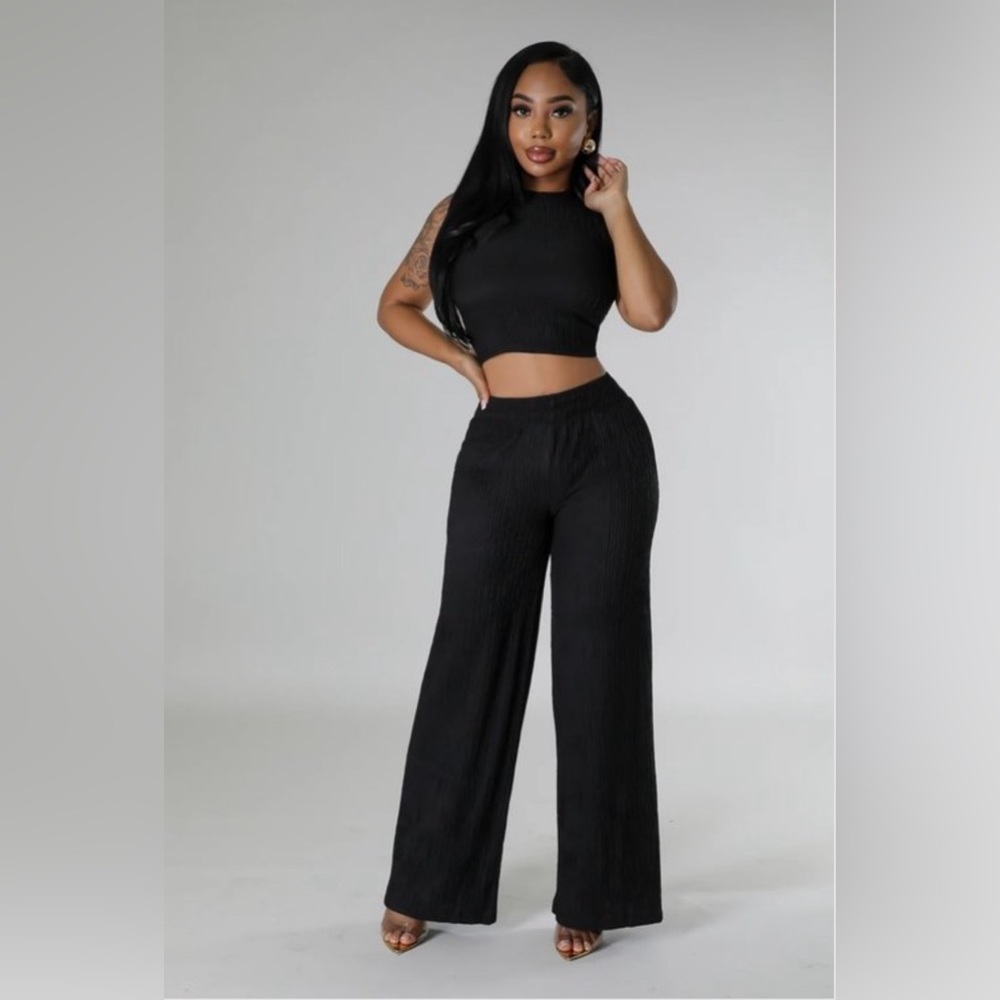 Women’s Black 2-Piece Textured Sleeveless Crop Top Pants Outfit Set